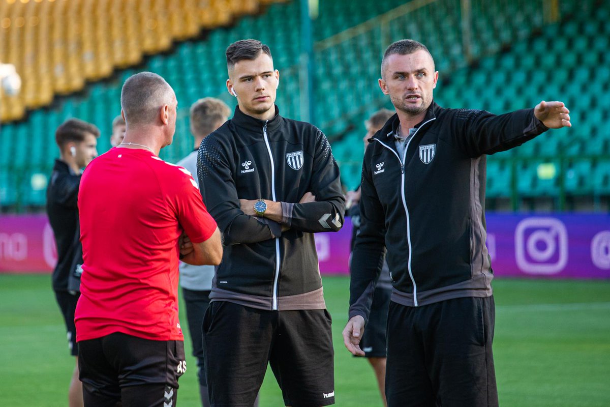 SandecjaNS's tweet photo. 🗞 "Sandecja w tym sezonie zadziwia regularnością"
📰 "Zmarnowane okazje w Katowicach"
🗞 "Podział punktów przy Bukowej"

https://t.co/lJHoA55zBK

#PierwszaLigaStylŻycia #fortuna1liga #Sandecja #NowySącz #BiałoCzarni #Sączersi #KATSAN #GKS #Katowice https://t.co/sdX006Y2ZX