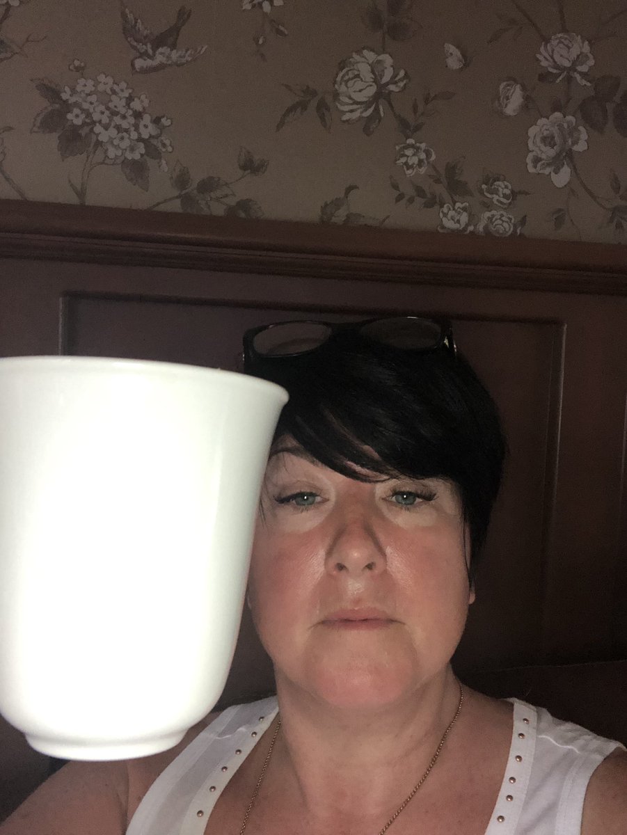 sharonjaxcomedy's tweet photo. #2cuppa
Why am I up this early 😩😩😩😩😩😩
Because I am going to EDINBURGH 🎉🎉
Let the FUN begin ❤️❤️❤️ just need to wake up first 😩😉😂
#upearly #tooearly #funbegins #FunStartsHere #trainjourney #edinburghfringefestival #edinburghfringe #over50 #over50andfabulous https://t.co/KRWuMGDqFv