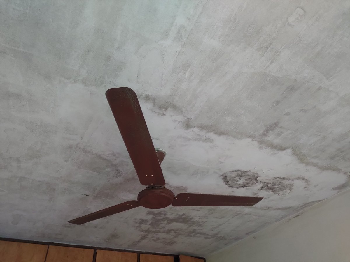 TheJaggedShiv's tweet photo. @asianpaints @asianpaints_pr #waterproofing #quality 
The #worst #CustomerService #CustomerExperience #CustomerSatisfaction 
The work is still under #warranty they come and start blaming the terrace https://t.co/5caI2Bham8
