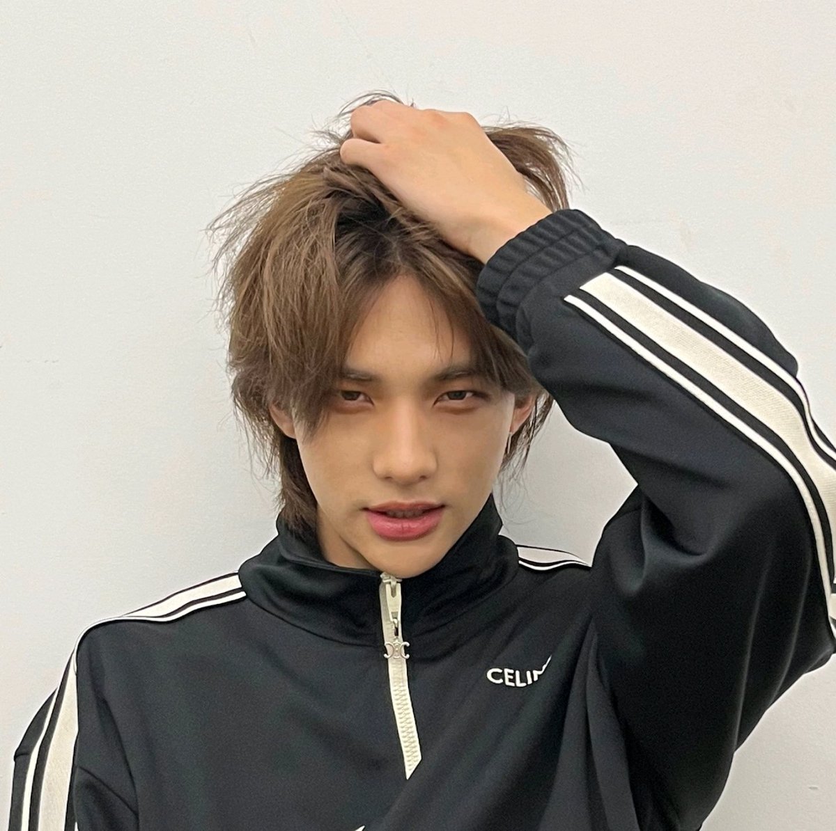 LOVE____cat's tweet photo. 이 날 뭐했으까 버블 현진이 이름으로 바껴서 너무 좋음😶‍🌫️ https://t.co/s3w2deXqsM