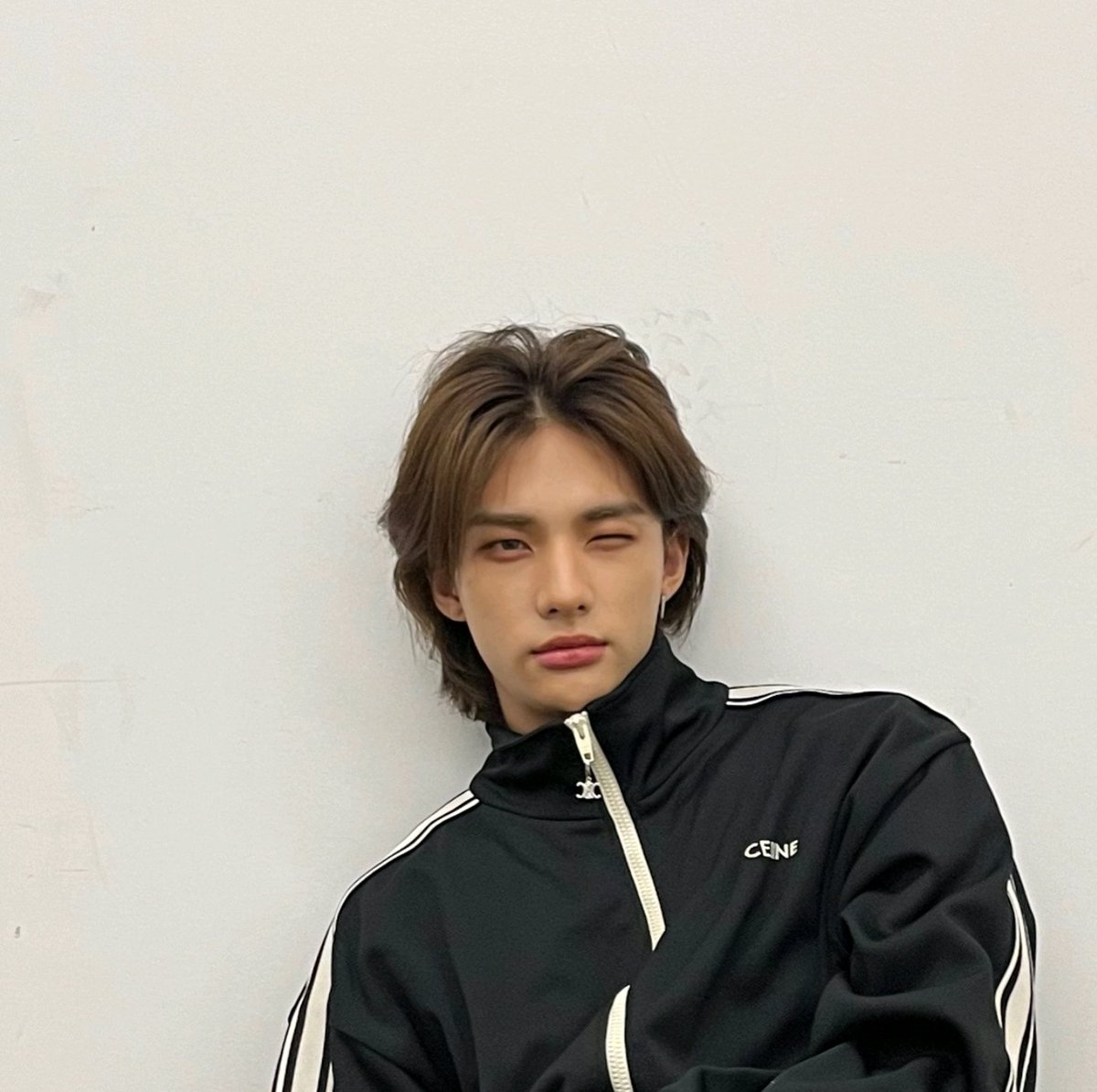 LOVE____cat's tweet photo. 이 날 뭐했으까 버블 현진이 이름으로 바껴서 너무 좋음😶‍🌫️ https://t.co/s3w2deXqsM