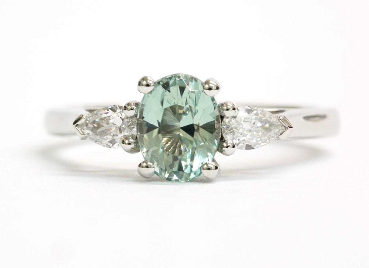 BrooklindeGold's tweet photo. Diamond and Aquamarine engagement ring commission. https://t.co/X1peUy9y6q