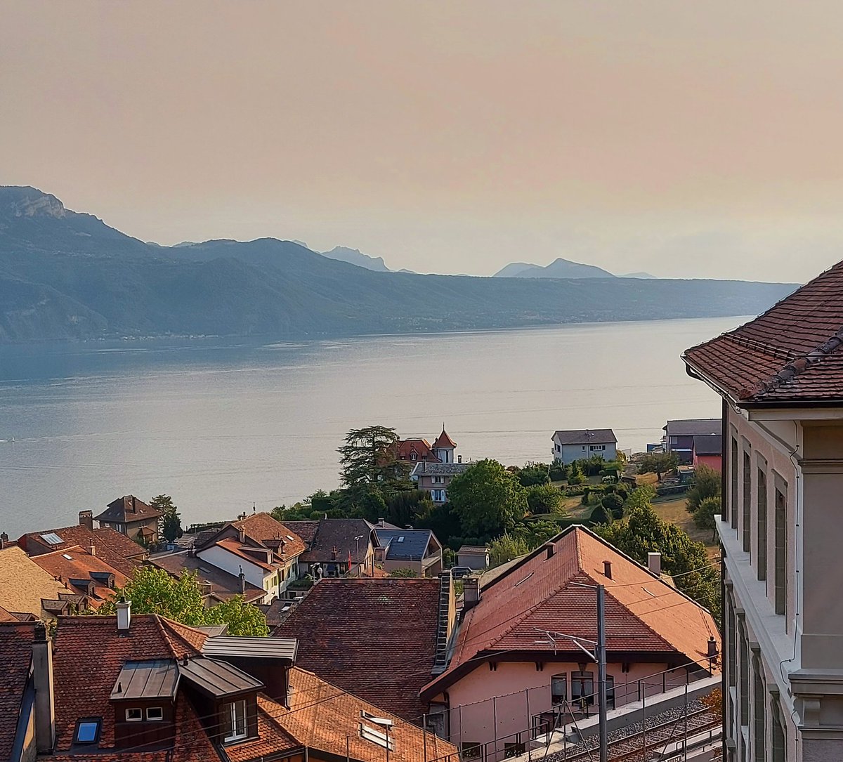I am in #switzerland at beautiful #chexbres ahead of tomorrows wedding ceremony.
Meeting with the couple today to run through before the big day. So exciting. Months of planning finally here. The gift being a Ceremony Celebrant brings. 💕
#wedding #ceremonycelebrant #lakegeneva