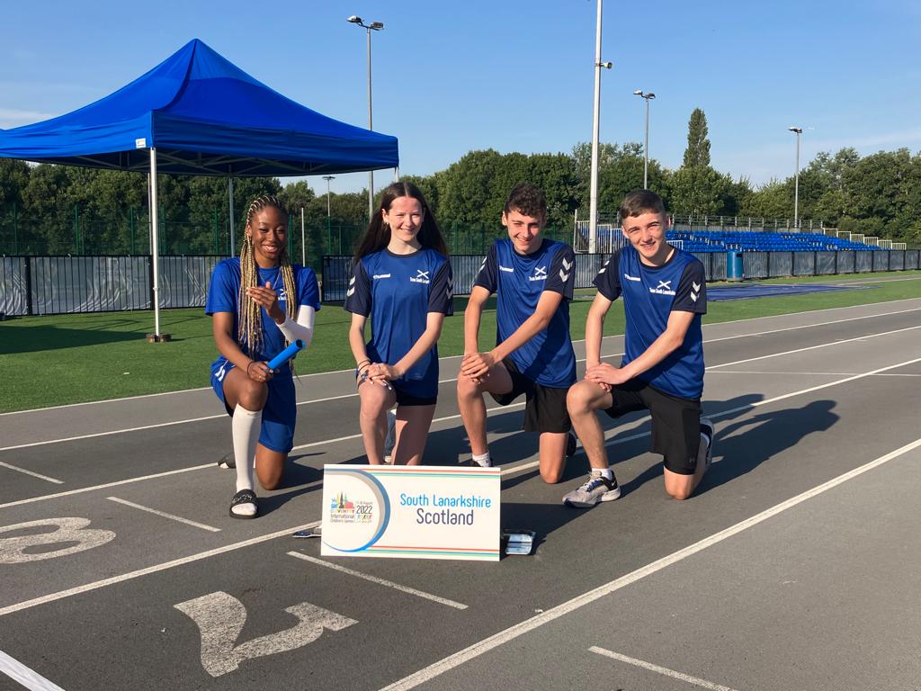 ClareMu60661959's tweet photo. So proud of Owen getting to 100m final &amp; finishing in a superb 4th place at this International level and to Team SL relay team finishing in a very close 4th 👏@hwbtaylorhigh 
Fantastic achievements &amp; experience they will never forget 🤩#TeamSL #ICGCoventry2022 https://t.co/pb0O2zJlmI