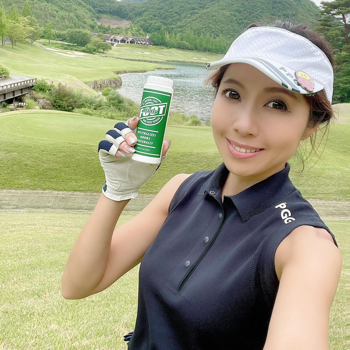 FootsenseJ's tweet photo. 【 パッと振りかけ、パッと消臭 】
1回の使用で効果が数週間が継続。スポーツの後でも靴のニオイ、気にしない👟
すべて天然成分で安心・安全。
#消臭パウダー #靴消臭 #靴消臭パウダー #ゴルフコーデ #ゴルフ #golf #golfgirl #ゴルフ女子 #天然成分 #footsense #フットセンス https://t.co/bF1rHPerqk