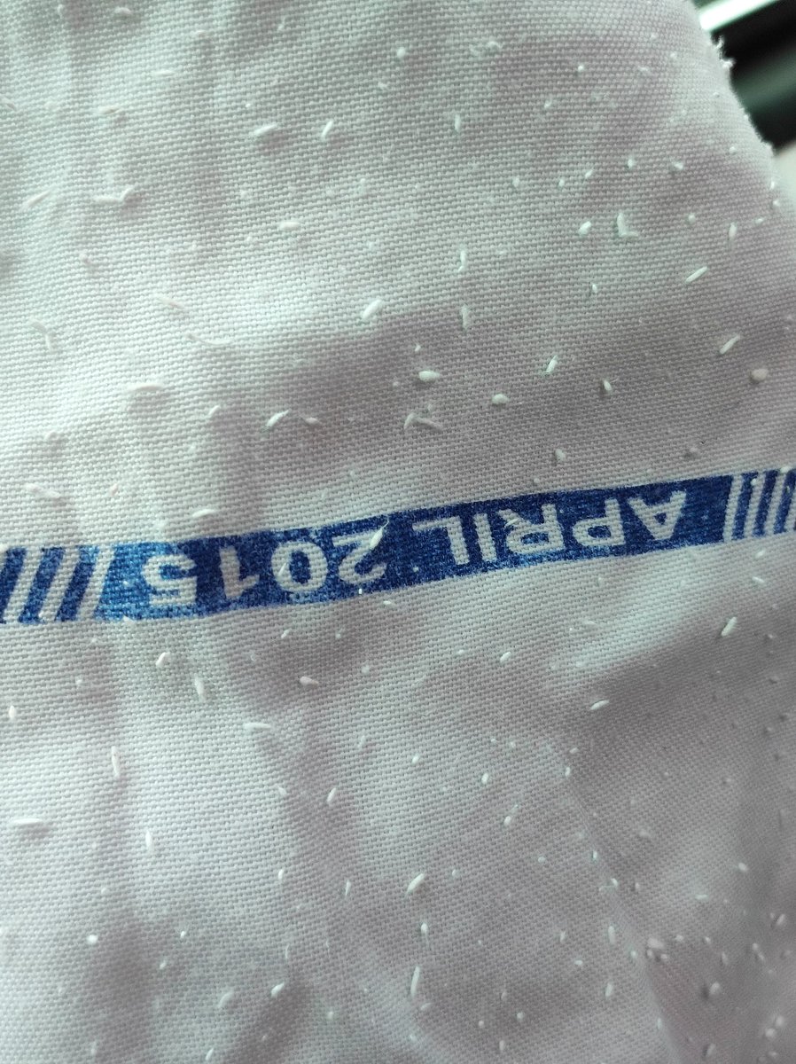 goodnikunj's tweet photo. 1st time in 1st class compartment of 12534 pushpak express frm CSMT, pathetic experience. There is foul smell, dirty cabin, mosquitos, old/dirty linen and extremely lethargic response &amp; redressal of complaints by staff. @RailMinIndia @drmmumbaicr @RailwaySeva @Central_Railway https://t.co/qcaT1s8lCI