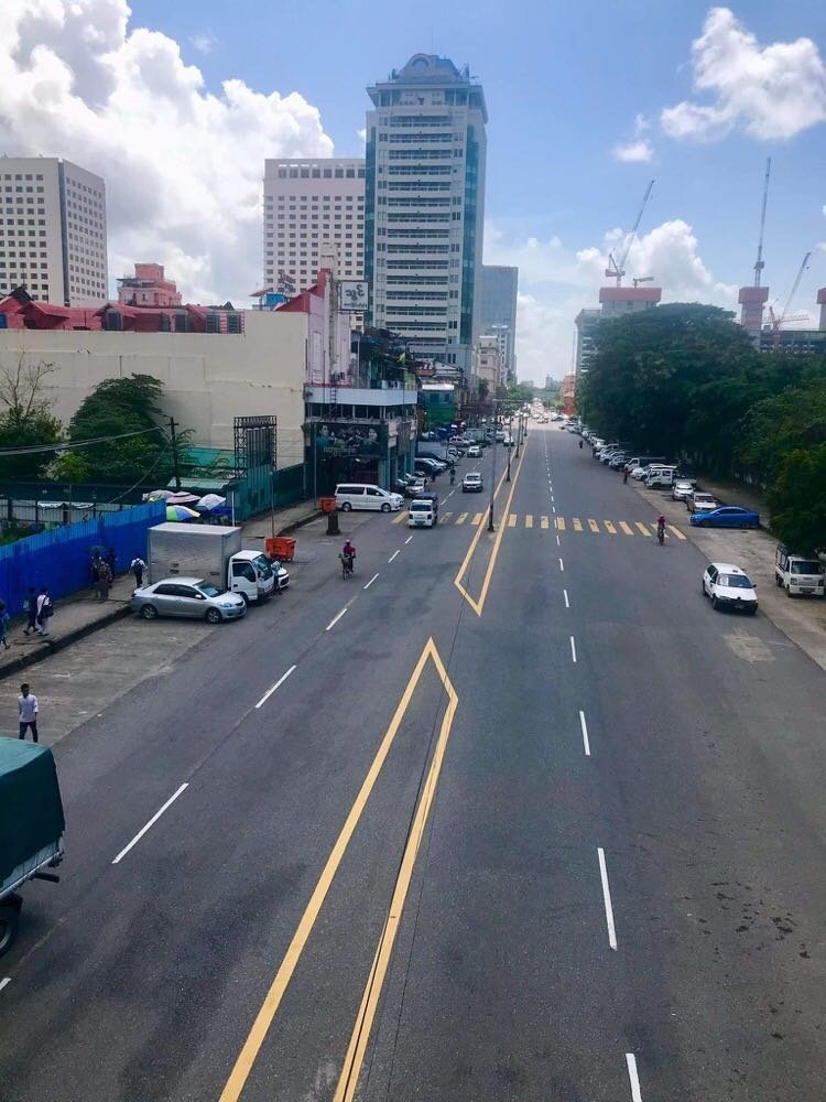 randallbreanna's tweet photo. Fuel shortages in #Myanmar. These are streets that would normally be packed with vehicles, empty.

The junta's ham-fisted attempts at currency controls has caused a fuel crisis (which is consequently turning into food crisis).

Images: @bbcburmese 
#WhatsHappeningInMyanmar https://t.co/E46Smp01g3