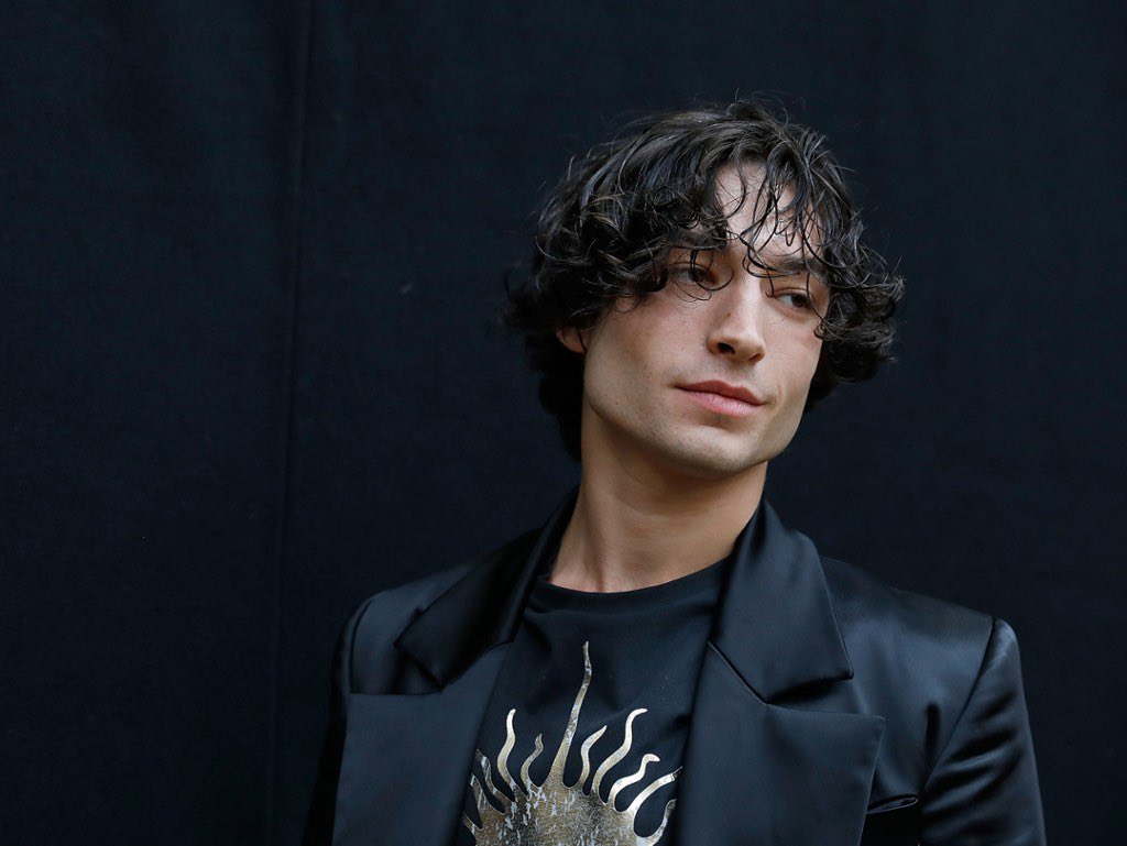 DiscussingFilm's tweet image. Ezra Miller has apologised “to everyone that I have alarmed &amp;amp; upset with my past behavior”

“Having recently gone through a time of intense crisis, I now understand that I am suffering complex mental health issues &amp;amp; have begun ongoing treatment”

(Source: wp.me/pc8uak-1lBmRa)