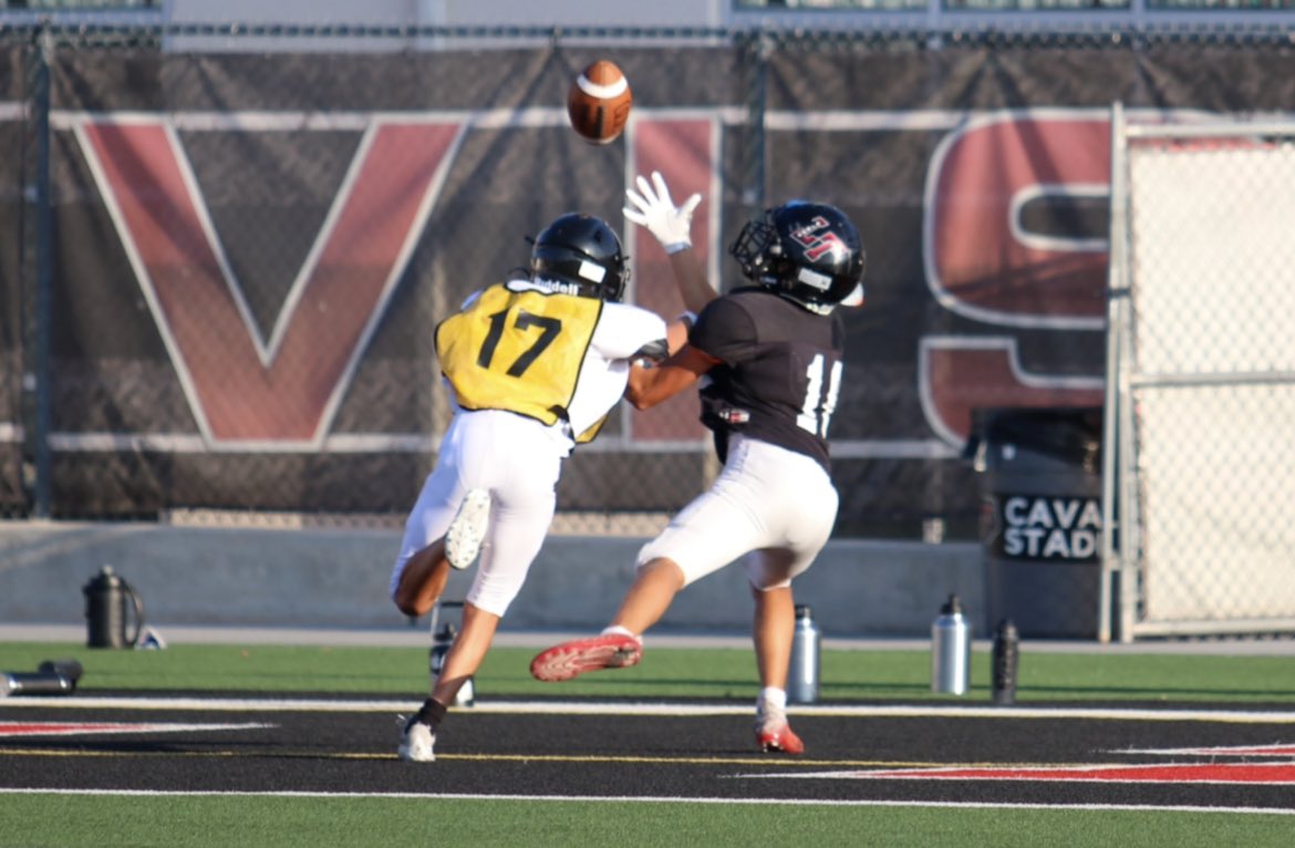 JacksonLueders's tweet photo. First scrimmage in and can't wait for more @LTHSCavFootball #buiLTdifferent @Coach_A_LT @CoachHankCarter @coachCG_ https://t.co/OD8B7HSQ6x