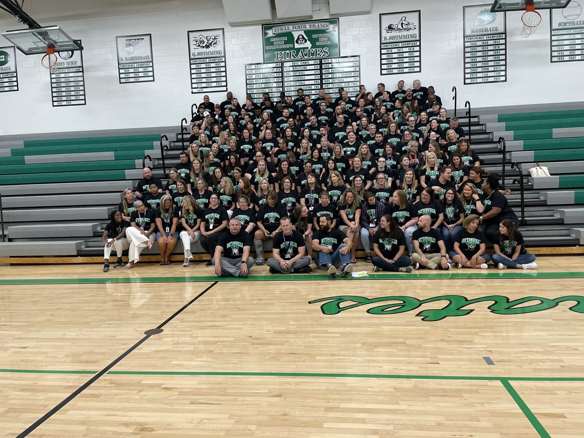 Welcome back PHS staff! What a wonderful first day back at the high school!  Looking forward to an awesome school year! Go Pirates!!!
💚💚💚