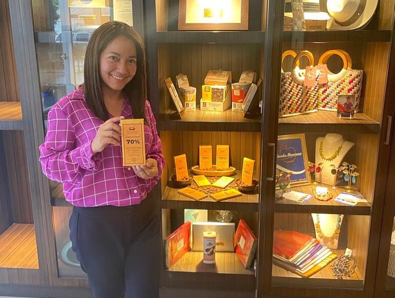 Rohayhu tiene una nueva casa: Hotel Holiday Inn Guayaquil.

Rico chocolate ecuatoriano al alcance de todo turista 🍫🇪🇨😊