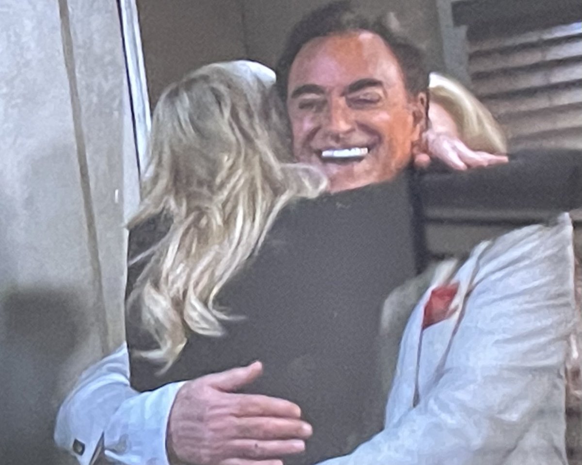 Mama_Hooch's tweet photo. Oh and did I mention those hugs! ⁦@ThaaoPenghlis⁩ #thebest #cantwaitformine https://t.co/02BU0f5HPD