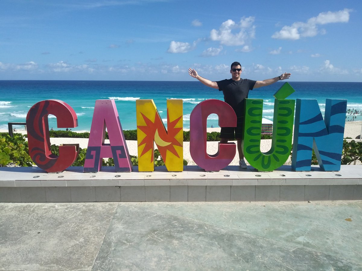 CSANPEREZ's tweet photo. Recorriendo México de mochilero  @SECTUR_mx
#Aguascalientes #Calvillo #SanLuisPotosi #Cancun https://t.co/Q0JWFaPgM7