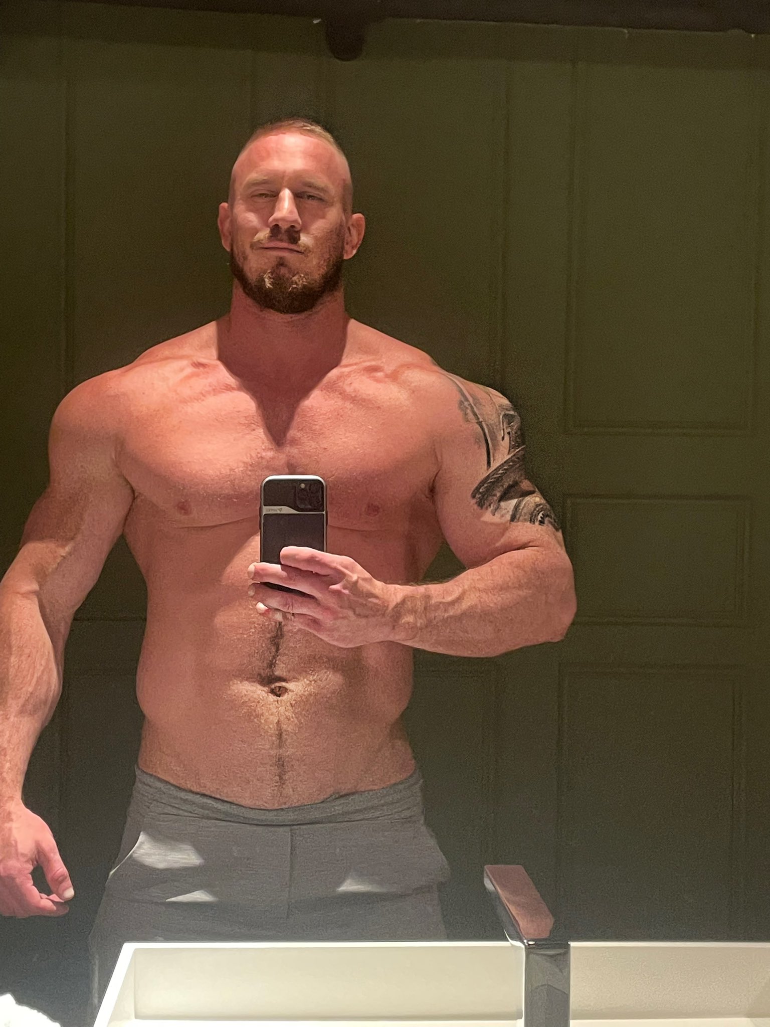 MuscleTexan on X: Want more? 😈 t.coCPM0AfAj5R @WellBredTexans  #gay #MuscleAlpha #MuscleJock t.coQSZYpNo5CO  X