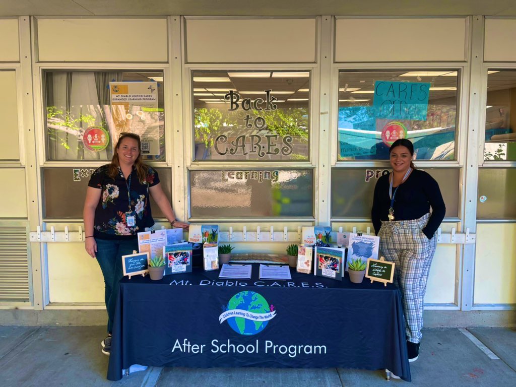 MrJeremy_CARES's tweet photo. Thank you @WoodsideEL families for connecting with our #CARESTeam @Woodside_Cares @NicoleCARESASP durning Back to School night. It was great meeting many of you and learning about your school community @MtDiabloUSD https://t.co/mf9C5eeyly