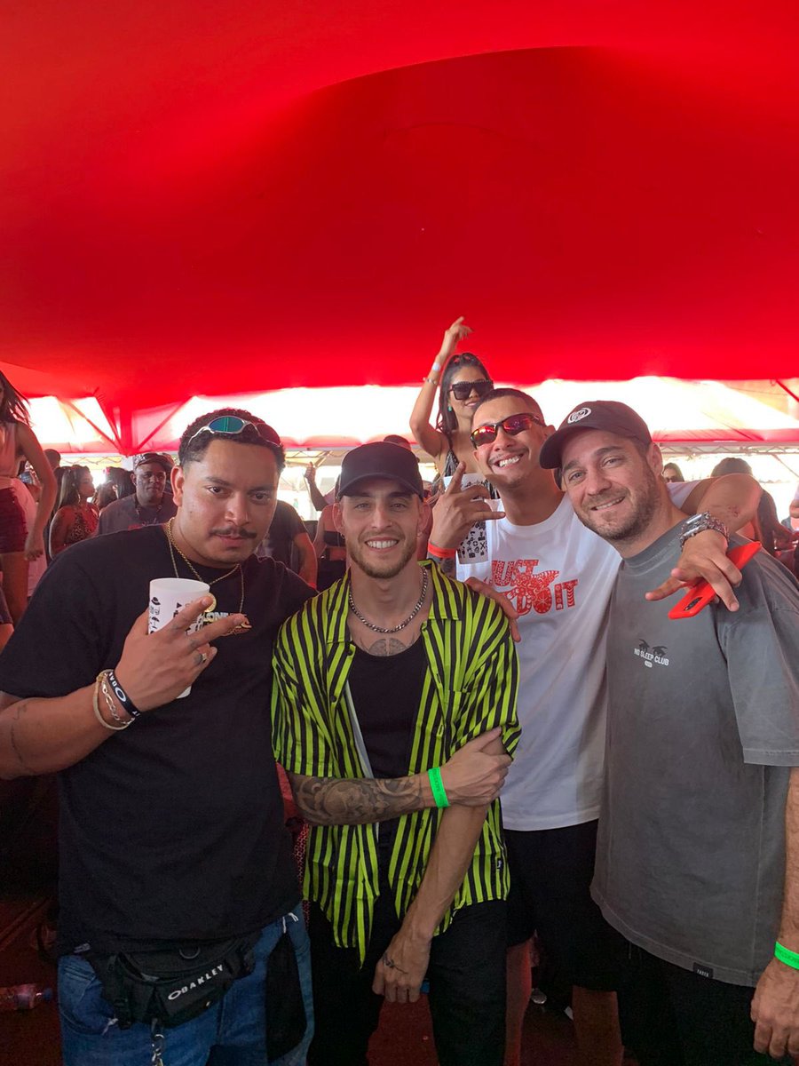 Gregoriof1_'s tweet photo. O resto foi história! 018 riscou outra 🥳🏄🏽‍♂️ 
#carpbeach  @Feelipe_j https://t.co/XAeJG0Z6xf