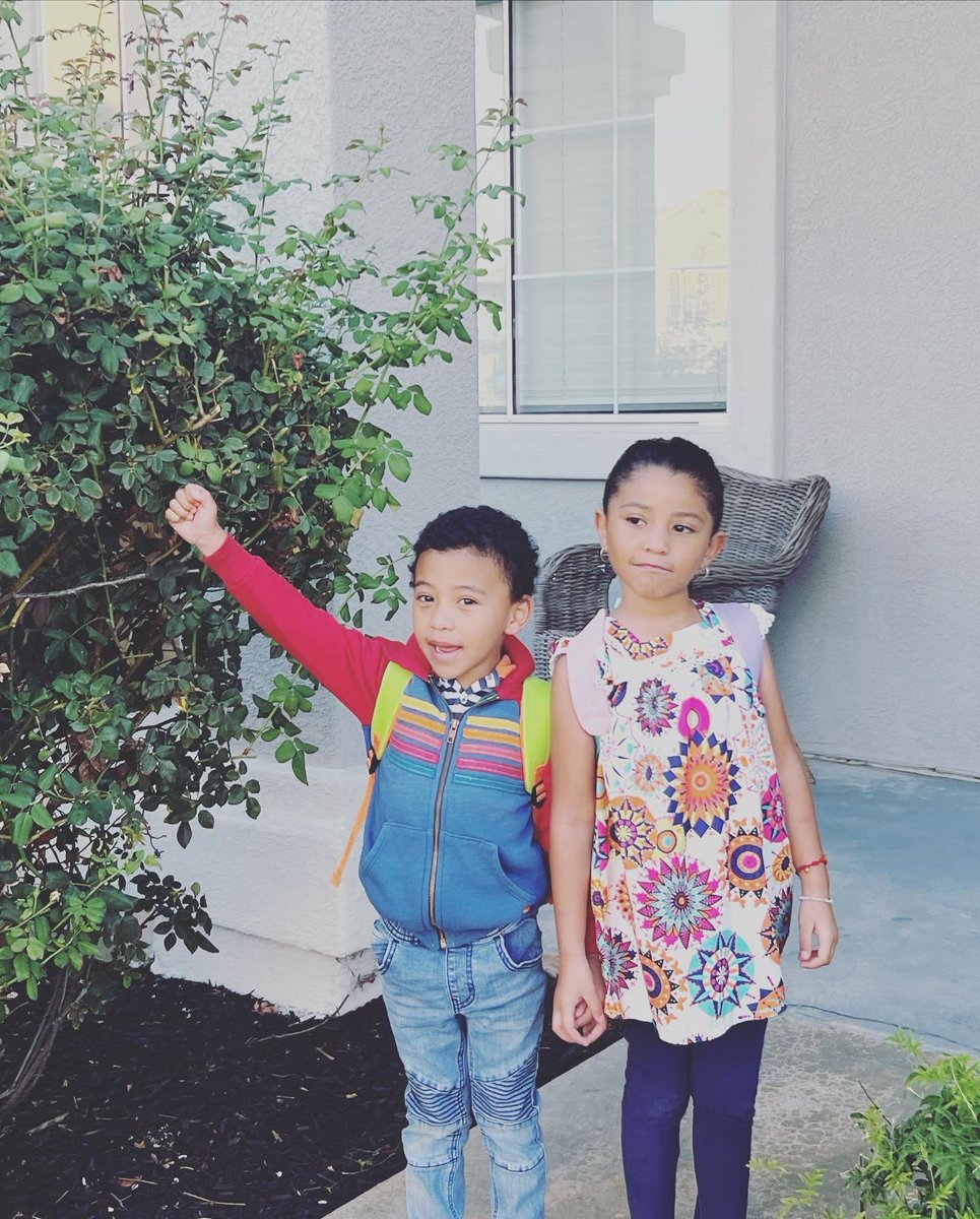 Go_Lu78's tweet photo. These Palomas are ready to soar! 🕊First day of Kindergarten 🎒📚🖍and Xochiquetzal lost her first tooth 🦷 #ratoncitoperez🐭 #firstdayofschool #sausdfirstday2022 #piopicopalomas #sausdstrong  #palomasSoar https://t.co/Mgu8E6pEar