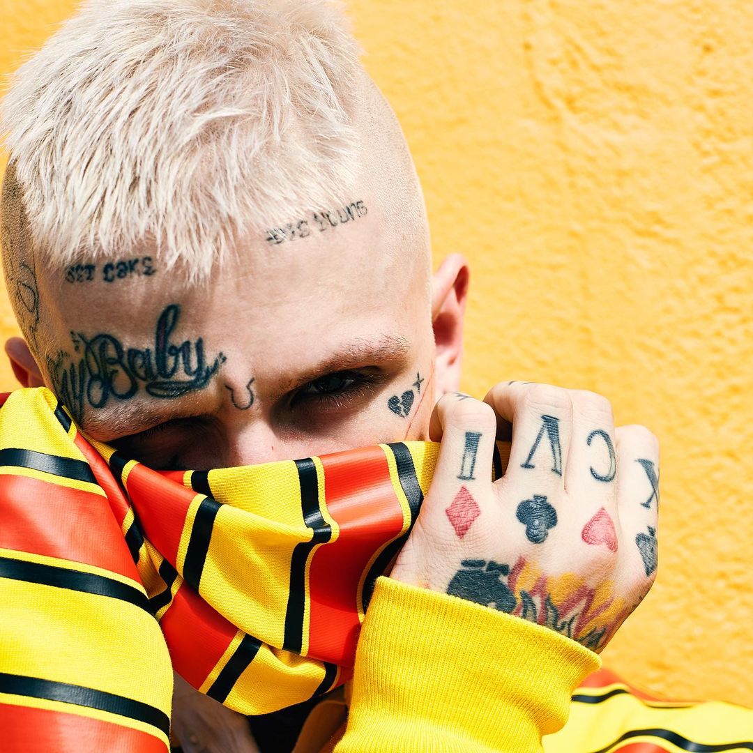 deadsstaridgf's tweet photo. #FiveYearsOfCOWYS luv u peep <3 https://t.co/r7LSiMmNha