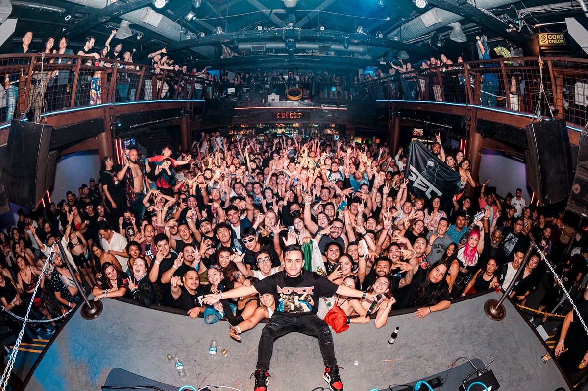 IAMGEOOFFICIAL_'s tweet photo. SOLD OUT my first solo headline show in the Bay this weekend!!! BAY AREA I LOVE YOU SO MUCH 😭❤️🫶🏻 https://t.co/QIZBFpRZE3
