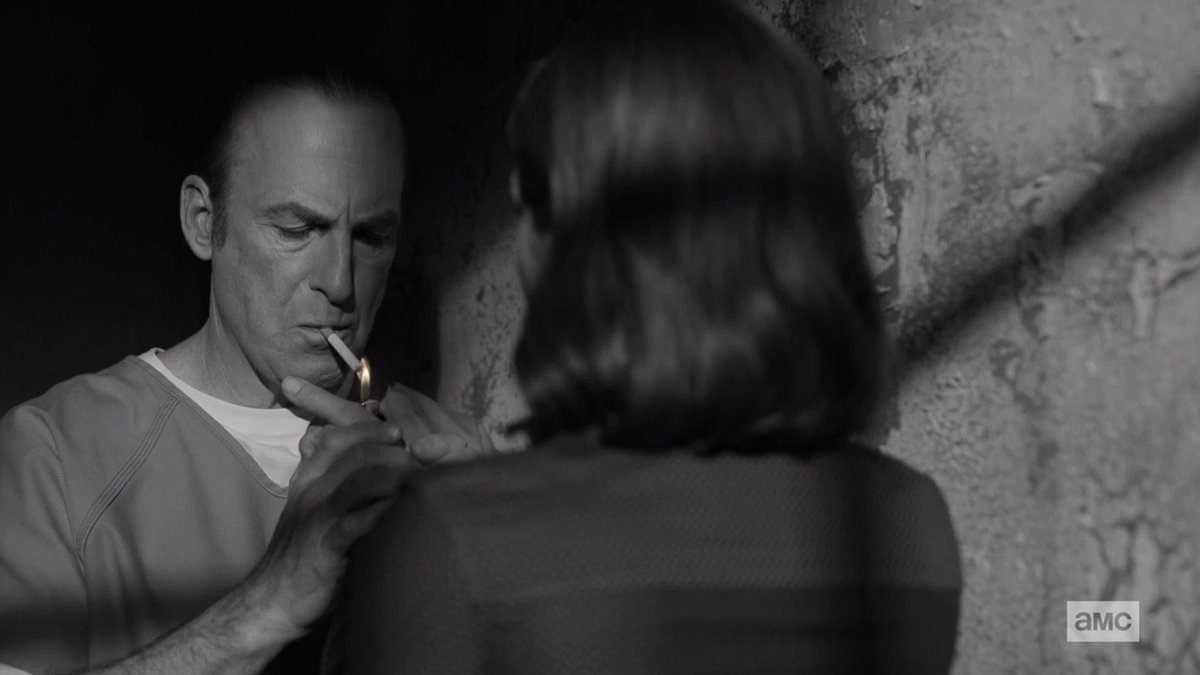 lisaestella's tweet image. Pudo pasar 7 años en la cárcel y seguir con su vida. Pero de qué servía vivirla sin Kim Wexler. Confesó todo. Expió sus culpas. Cambió 86 años de cárcel por un cigarro con ella. La que trae el color a su vida. Qué poesía. Qué historia de amor.

#BetterCallSaulFinale