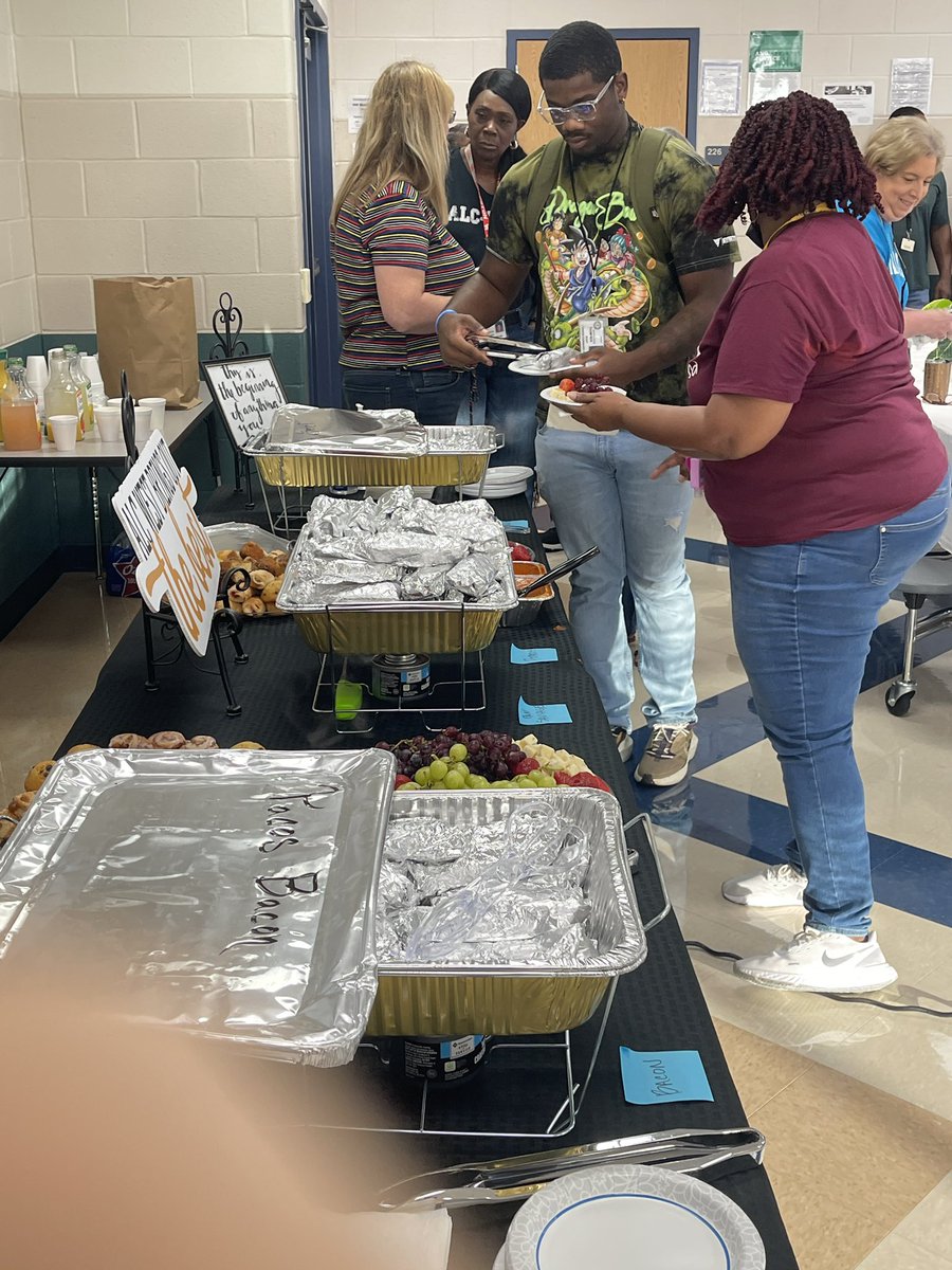 DrCrowder_CFISD's tweet photo. Fantastic First Day Back with Full Staff on campus. It was filled with Facts, Food, Fun, and Fellowship! Surrounded by great individuals with a wealth of knowledge, I feel blessed to be at “The West!” #ALCWest #BringingOutTheBest #FromPromiseToPurpose https://t.co/cSLkyEv3O0