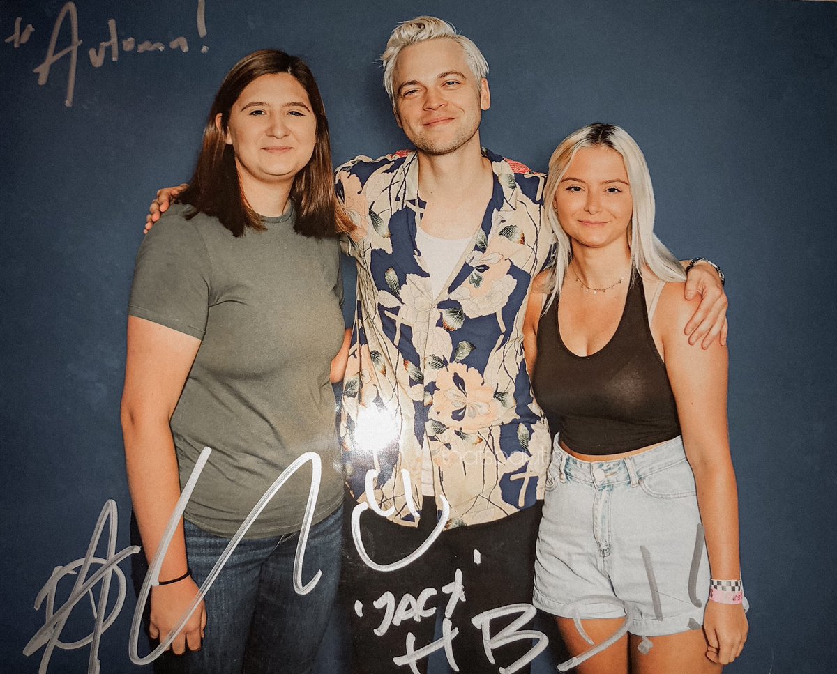 thatsoautie's tweet photo. reposting again cause Twitter didn’t like me saying @Alex8Calvert  was my blonde b***o twin as they deemed it as bullying ❤️❤️ 
But @JensenAckles @jarpad @mishacollins and @Alex8Calvert made my 22nd birthday just wonderful 😇 And yes I did feel like a short shrimp next to them 😂 https://t.co/FbYbsrYEBT