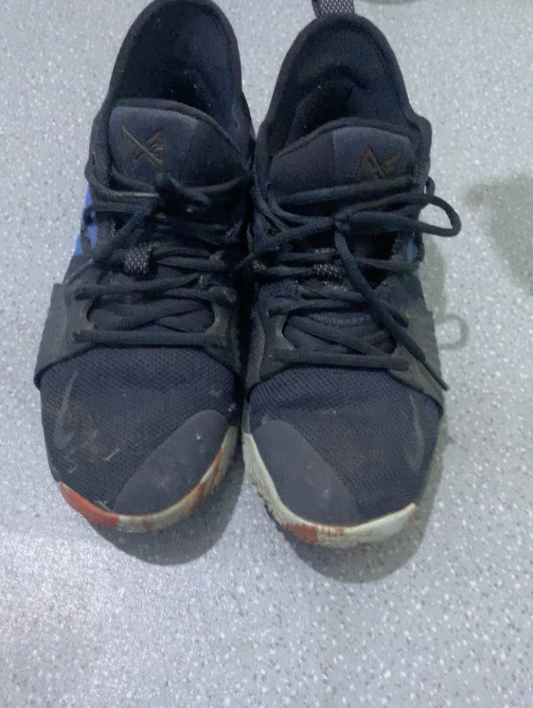 ksjdxn1's tweet photo. 福利来喽！Nike雷霆
我称它为无法自拔的辣眼臭
转推随机抽一位送👟
另：再随机抽一位送臭臭的🧦
喜欢原味的🐛
喜欢臭袜臭鞋的🐛
#原味 #大学生 https://t.co/y5wxYhiPkb