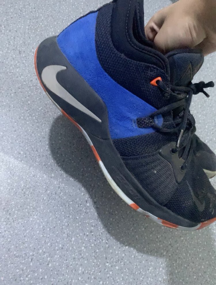 ksjdxn1's tweet photo. 福利来喽！Nike雷霆
我称它为无法自拔的辣眼臭
转推随机抽一位送👟
另：再随机抽一位送臭臭的🧦
喜欢原味的🐛
喜欢臭袜臭鞋的🐛
#原味 #大学生 https://t.co/y5wxYhiPkb
