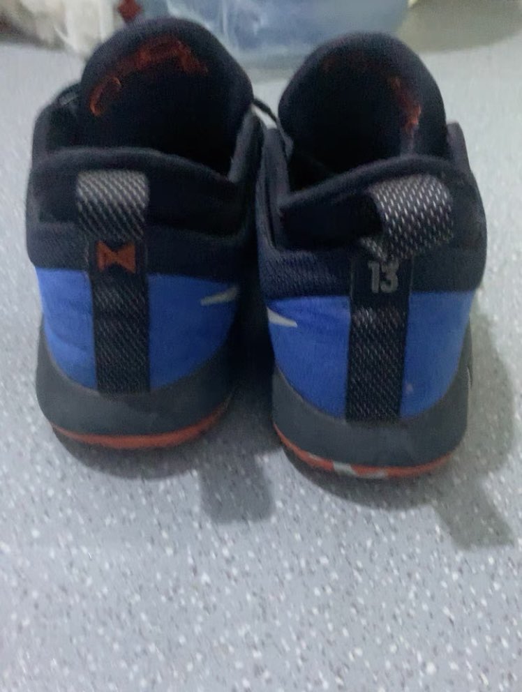 ksjdxn1's tweet photo. 福利来喽！Nike雷霆
我称它为无法自拔的辣眼臭
转推随机抽一位送👟
另：再随机抽一位送臭臭的🧦
喜欢原味的🐛
喜欢臭袜臭鞋的🐛
#原味 #大学生 https://t.co/y5wxYhiPkb