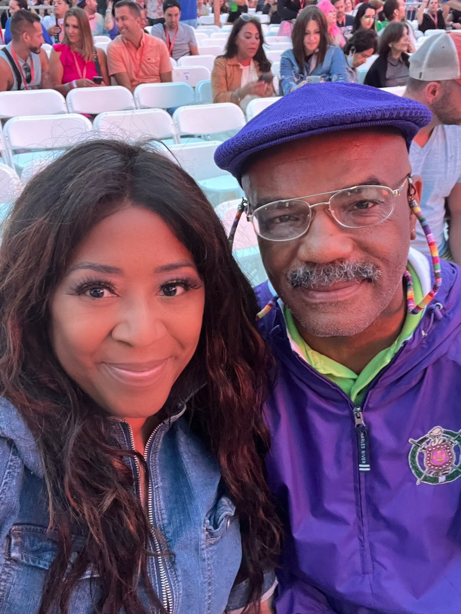 1st Time I ever won anything and I am 3RD ROW FROM THE STAGE FIRST SEAT to see LADY GAGA AT WRIGLEY FIELD!! Thank you @DIGESTIVEHEALTHFOUNDATION for these seats! YOU HAVE MADE MY WEEK! Thank you for your support of I Am Abel Foundation! So honored!@IAMABEL_FND 
#PipelineMedicine