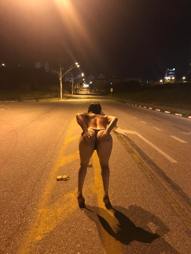 kaaren_kiss's tweet photo. A gente adora uma exibição 🫣🔥 @h0memadmirador https://t.co/7iHvEn71mR