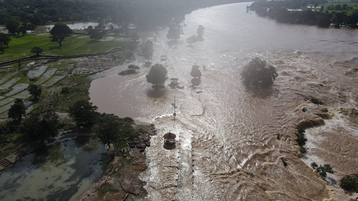 Gazal_chauhan's tweet photo. Stuck since 36hours at Chitrakote waterfall bastar, help. @ChhattisgarhCMO @AijazDhebar @TS_SinghDeo @PMOIndia @BastarDistrict @prahladspatel @GoChhattisgarh @Tejasvi_Surya https://t.co/Ab3eciOMwO