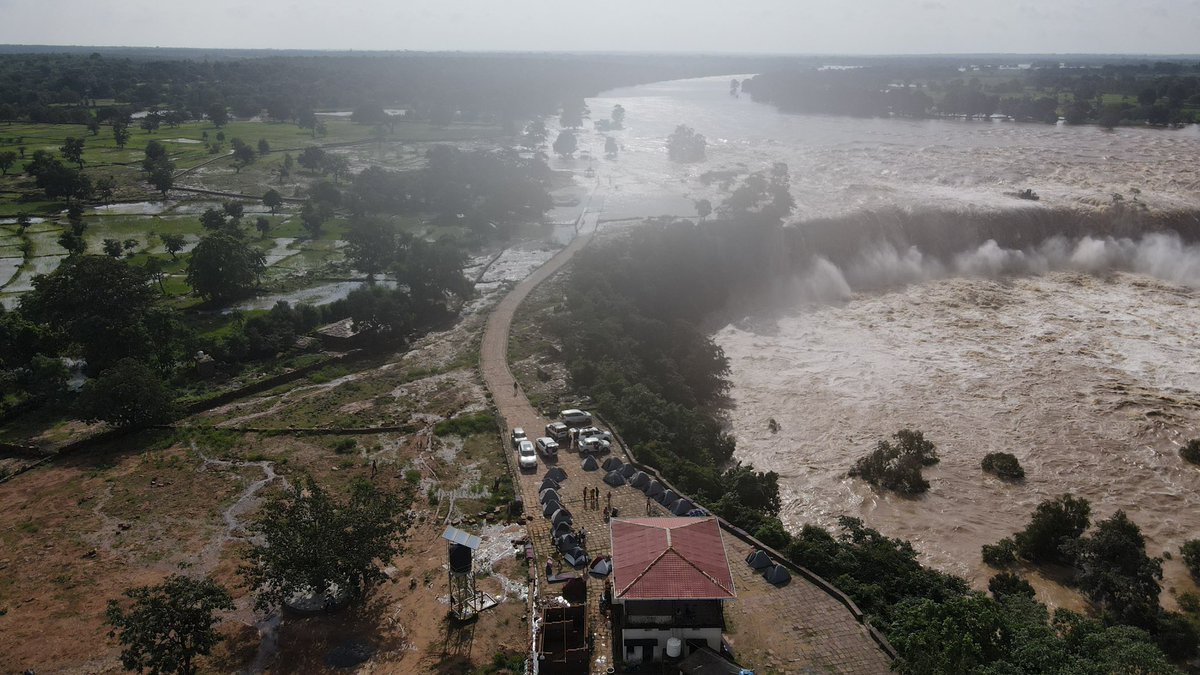 Gazal_chauhan's tweet photo. Stuck since 36hours at Chitrakote waterfall bastar, help. @ChhattisgarhCMO @AijazDhebar @TS_SinghDeo @PMOIndia @BastarDistrict @prahladspatel @GoChhattisgarh @Tejasvi_Surya https://t.co/Ab3eciOMwO