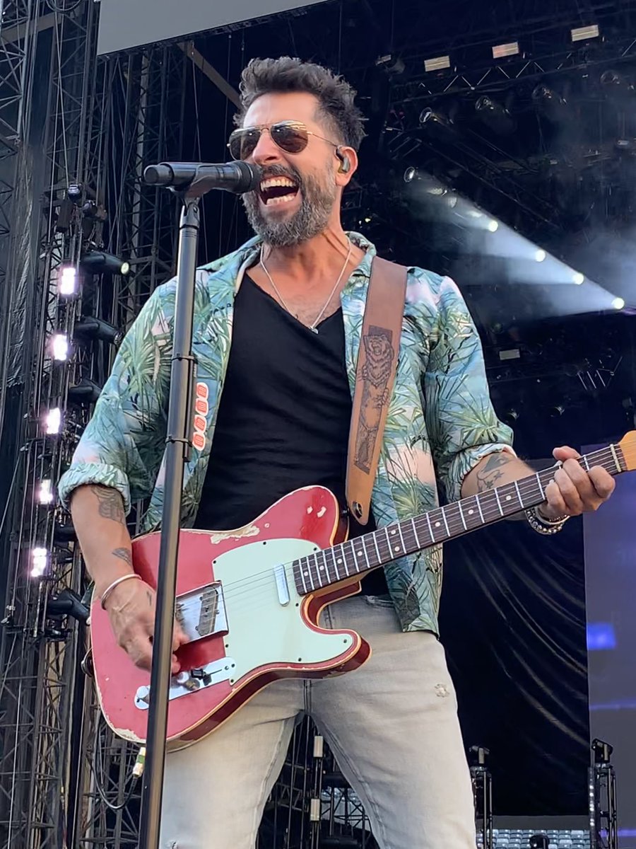 courtttt012's tweet photo. Thank you @OldDominion for making my 25th birthday one I will never ever forget. I love you guys with my whole heart. Can’t wait for the next tour. 💛 https://t.co/Bx34GyPWM5