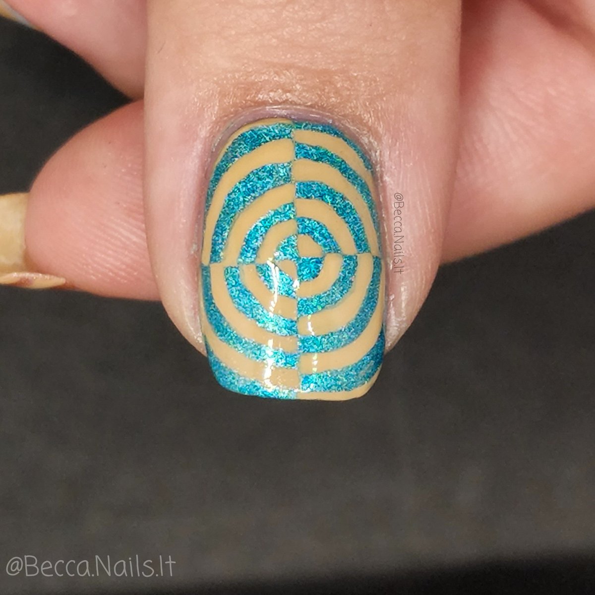 BeccaNailsIt's tweet photo. Recreate a saved mani time! Check IG for collage and more info. Using only @holotaco polishes. @nailogical #HoloTaco https://t.co/KzKLC4ABq4