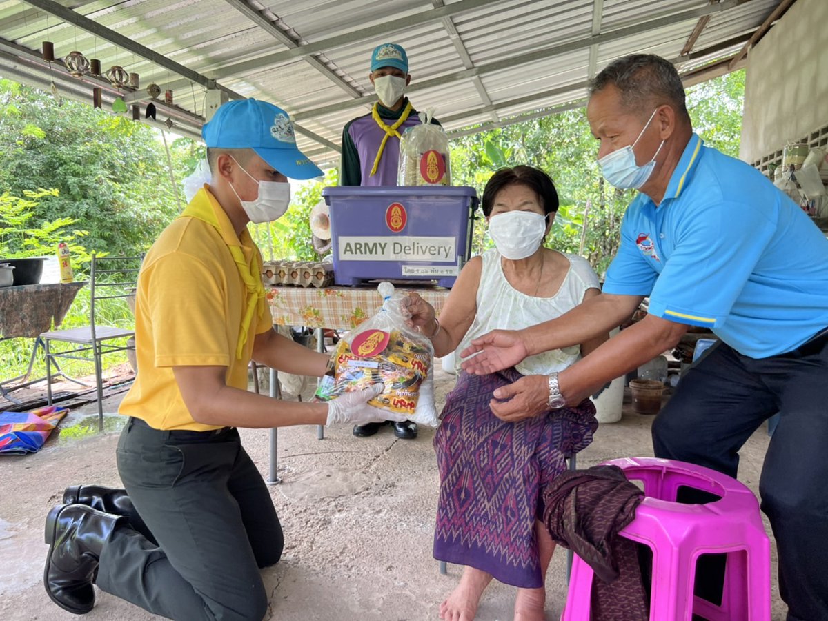 priree_121's tweet photo. #ArmyDelivery💂‍♂️

ร.12 พัน.1 รอ.  จัดกิจกรรม “Army Delivery” นำเครื่องอุปโภคบริโภค มอบให้กับพี่น้องประชาชนและผู้สูงอายุในพื้นที่ ต.ท่าเกษม อ.เมือง จ.สระแก้ว เพื่อเป็นการช่วยลดค่าใช้จ่ายในครัวเรือนให้กับประชาชน❤️

#กองทัพบก 
#เป็นที่พึ่งของประชาชนในทุกโอกาส https://t.co/neZpq1ILms