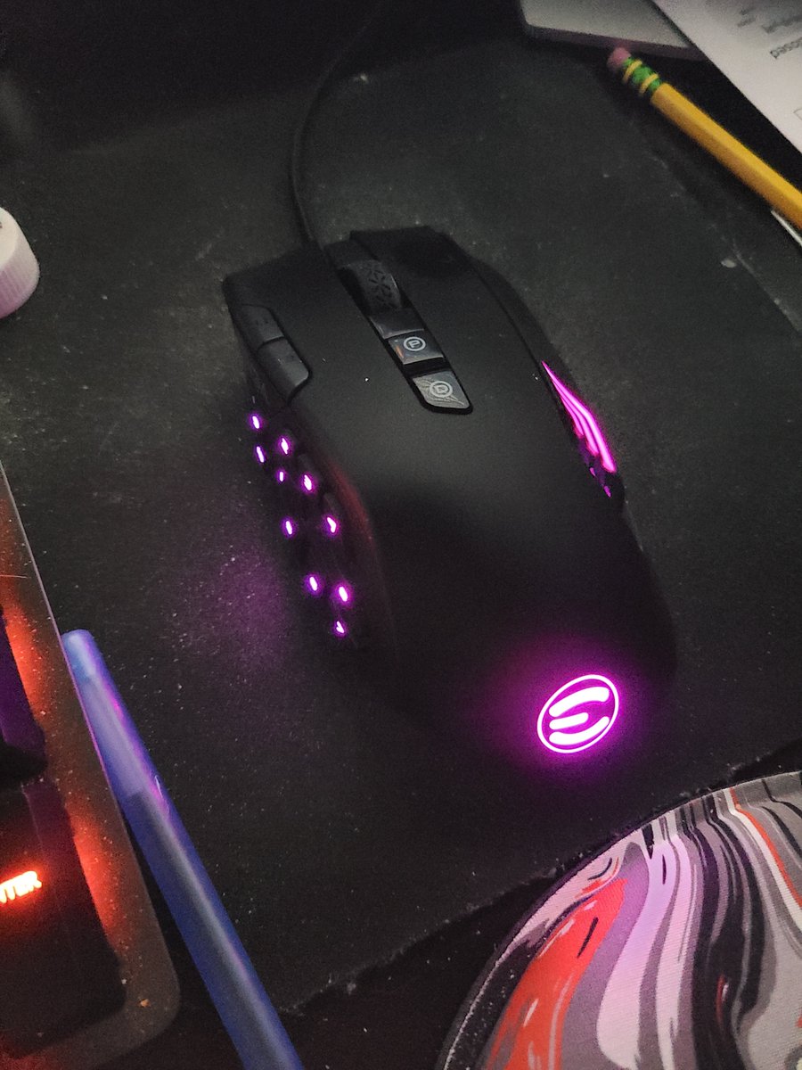 mickey_b10's tweet photo. When your friend decides you already need an upgrade. so he orders you a new one. @VinnyBoomBeats1 #fuckyou #thanksbud #howthehelldoesthiswork? https://t.co/qU4WWCN9KT