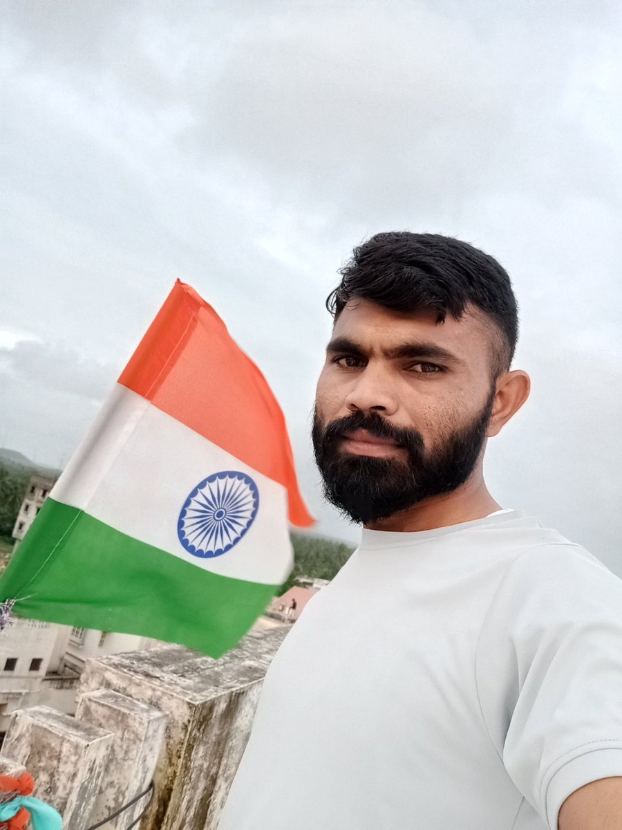 DilipsinhSo's tweet photo. જય હિન્દ https://t.co/4Q2F5Ar9DA