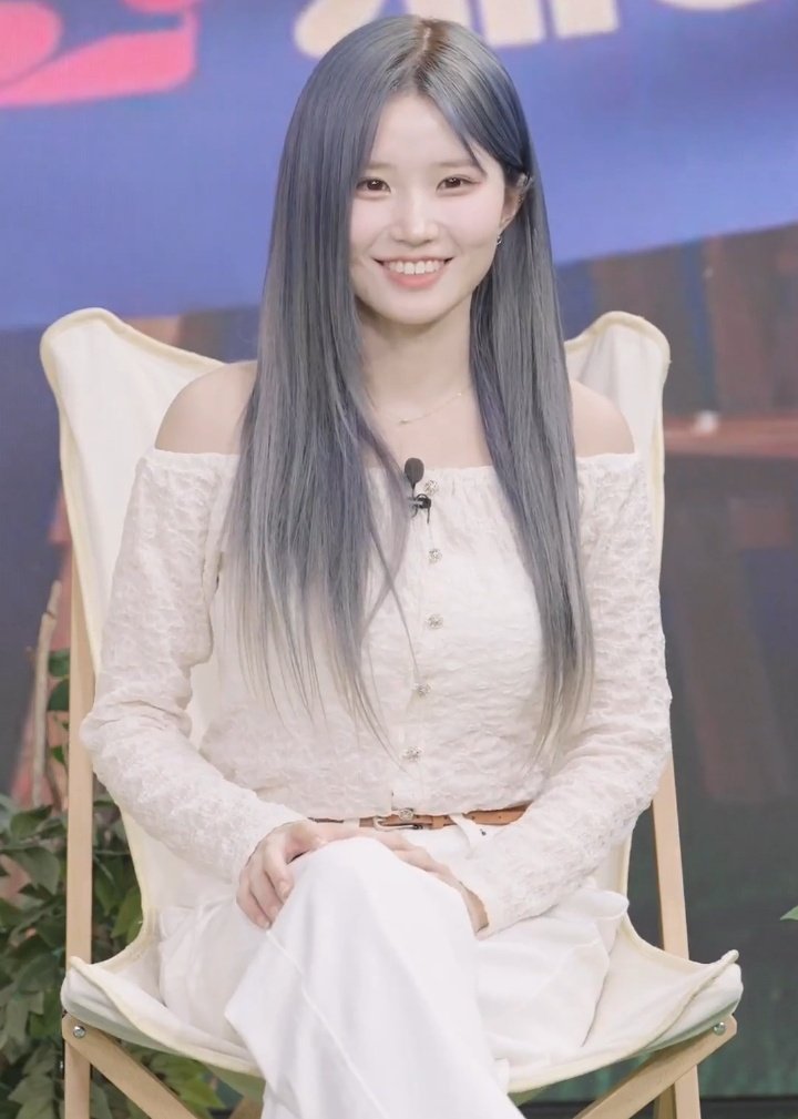 randomkpopstyle's tweet photo. #Hayoung fromis_9 Summer Night Ep. 5
👕: Zeroplanet Riena Off Shoulder Cardigan ₩58,000
#songhayoung #fromis_9 #rks_zeroplanet https://t.co/LK40Qkvbxq