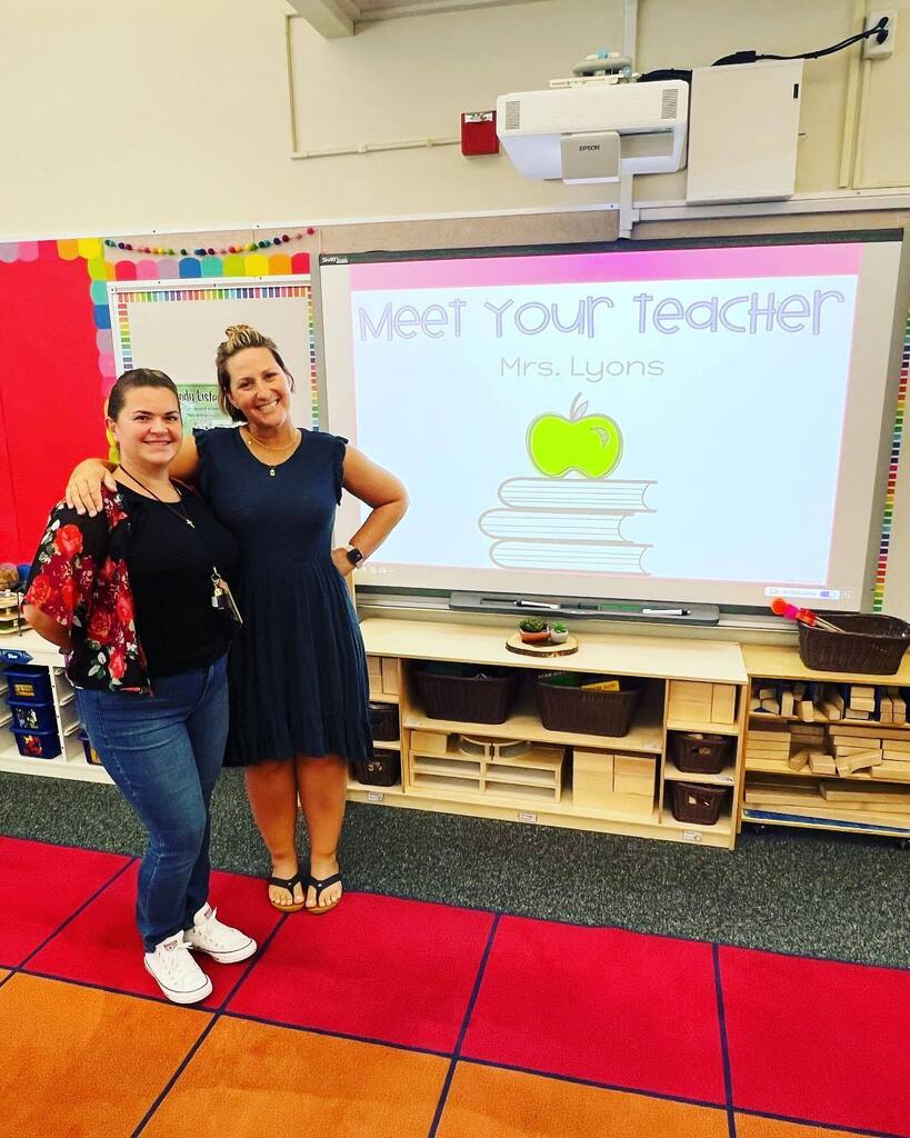 bensonbears1's tweet photo. Today was our TK/Kindergarten Round Up and we got to meet so many excited students! We canβt wait to see all of our Bears tomorrow for the first day of school. Gates open at 7:50am and class starts at 8:10am. π» #BensonBears #RoundUp #BackToSchool https://t.co/zlm9rVAF53 https://t.co/lfeNvSyFcg