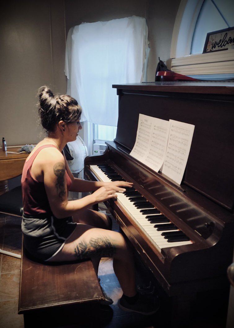 6StringedStudio's tweet image. So happy that I have been reunited with this old friend. This is my Great Grandparents piano that I grew up learning piano on since as long as I can remember. Most of my childhood instruments are gone now but this was one that I was determined to have in my home one day.