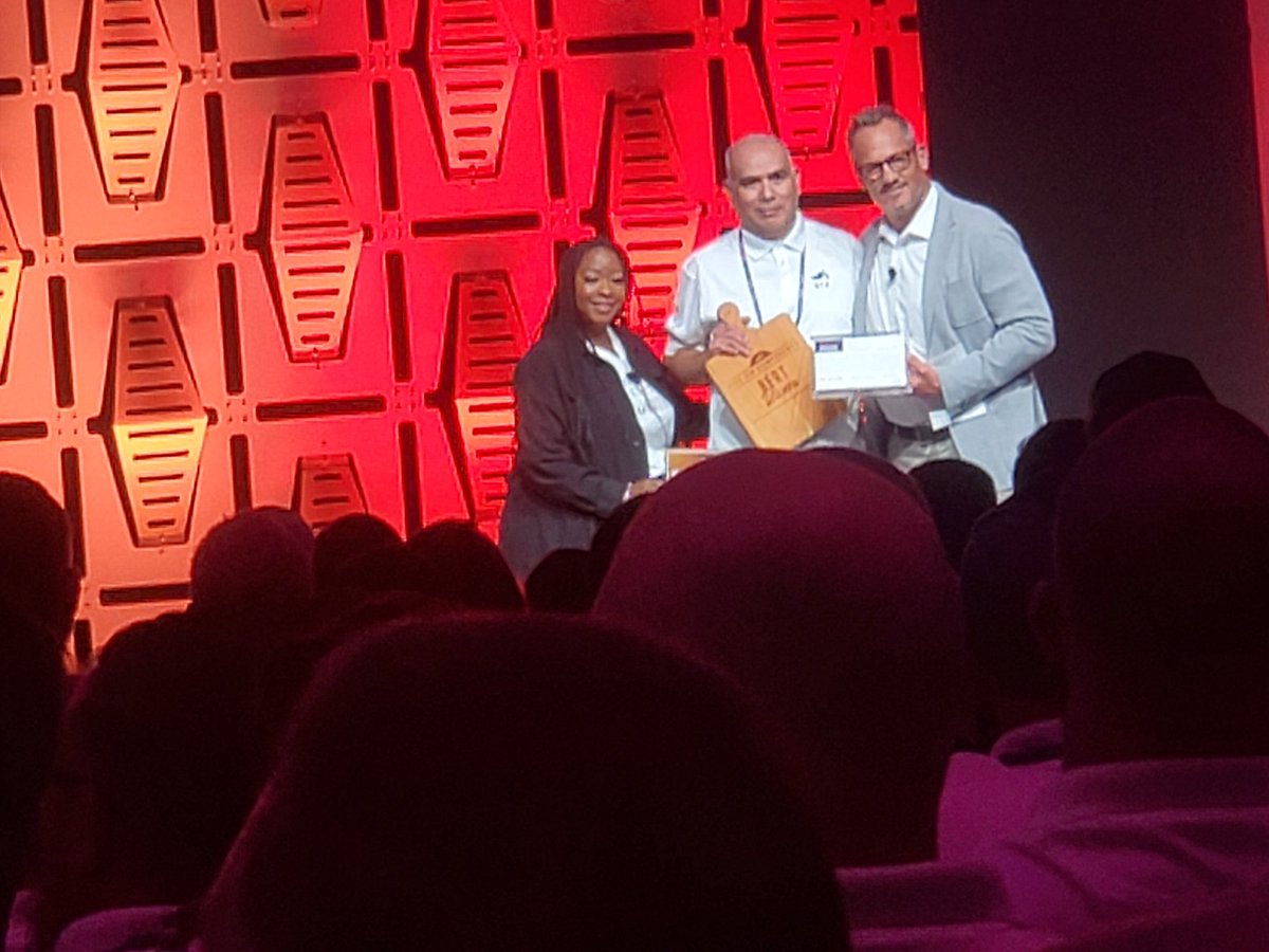 Mercedes_C15's tweet photo. Congratulations @bert_rivera for your recognition this afternoon! https://t.co/mj1uKIrSyY