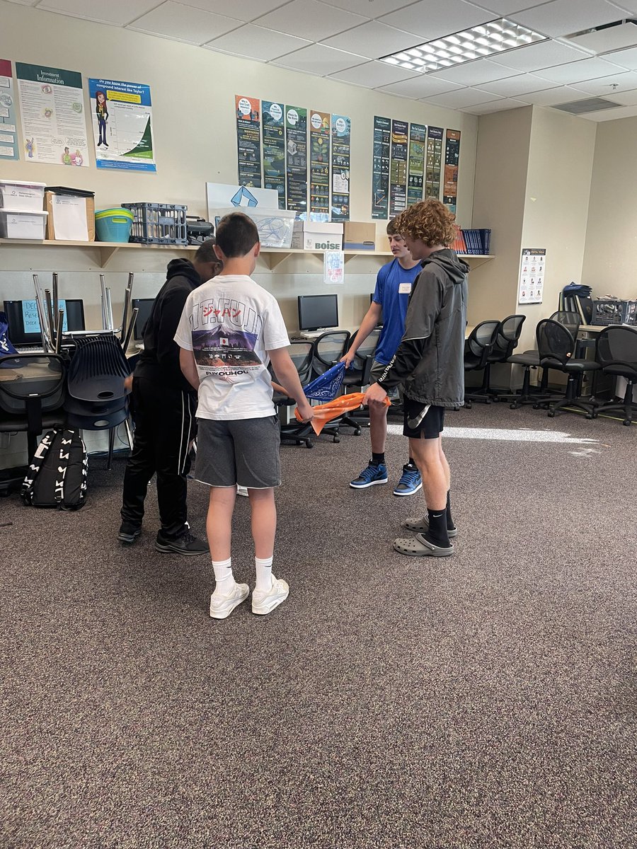 deca_north's tweet photo. Welcome Panther Freshman! Team-building??? Why, that’s what DECA does best!! Have an awesome year, Frosh, and think about how you can #gettheedgeDECA by being a part of Pick North DECA this year. @PennycuffBiz @PickeringtonN @PLSD @PHSNSpiritBox https://t.co/8RRqe25ca3
