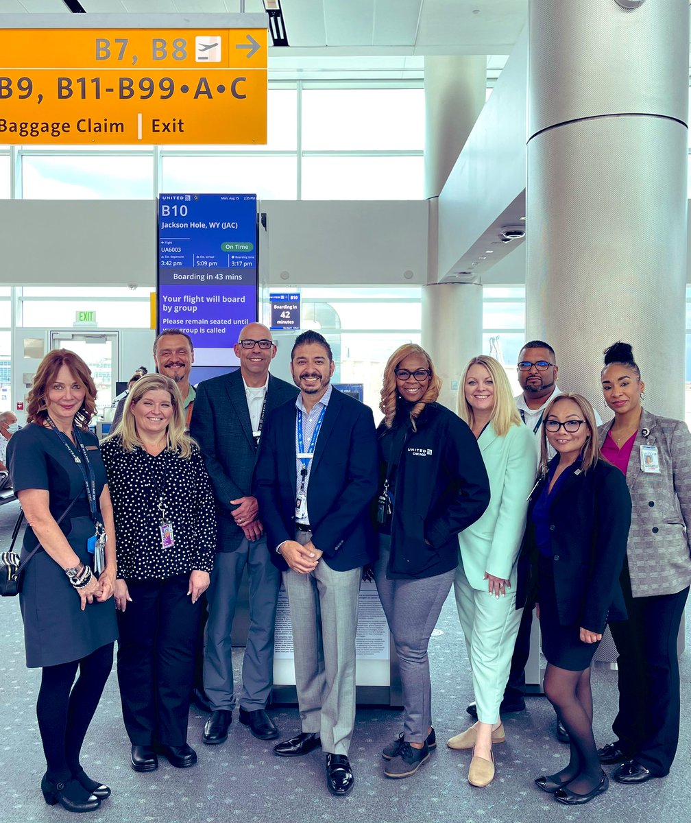 rad2956's tweet photo. ✈️ Today we hosted an Academy of Excellence workshop with colleagues from IAH &amp; ORD where we shared best practices on our AoE program! Thank you @pastamama13 @RicoLGallini for allowing your team to visit DEN and collaborate! ✈️@weareunited @jonathangooda #GoodLeadsTheWay #AoE https://t.co/5kbDPkEhkT