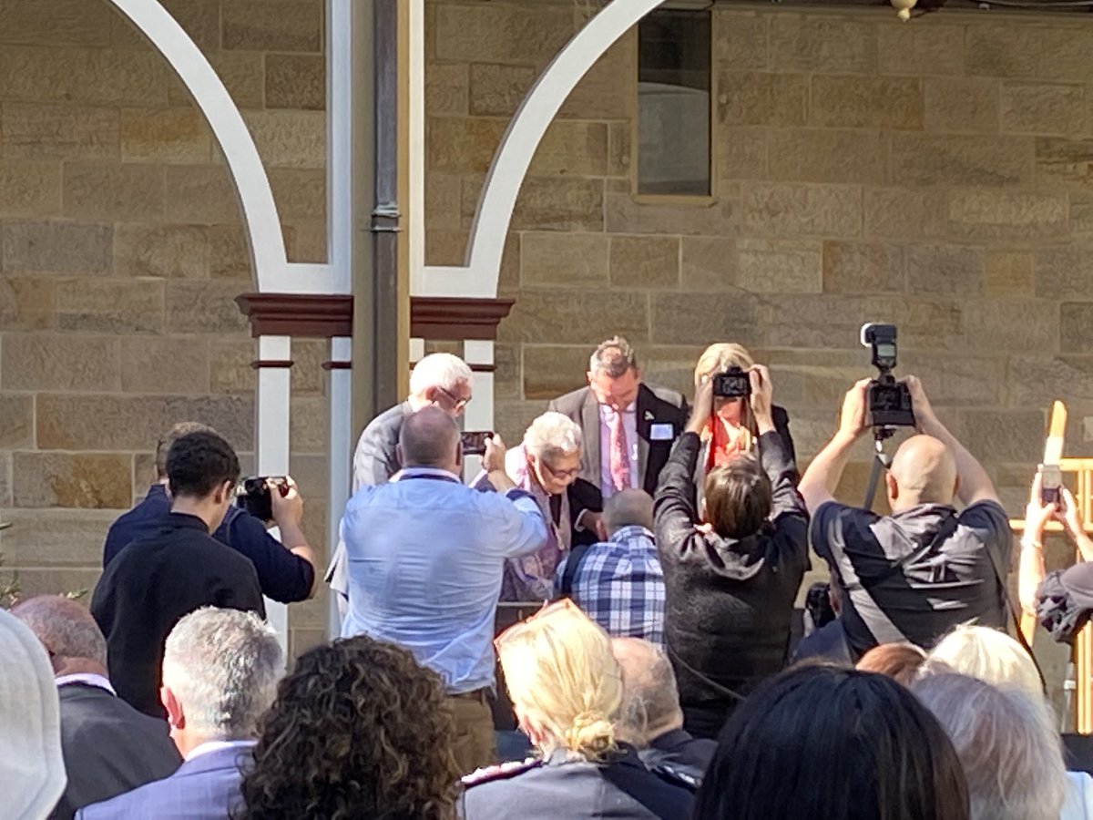Tweedlebeetle's tweet photo. The photography scrum around signing the commitment to Path To Treaty. Queensland is underway! Whoop 🙌🏼 🙌🏼 Whoop!
#Reconciliation #PathToTreaty @RecQueensland @RecAustralia https://t.co/rsG1cOBYGV