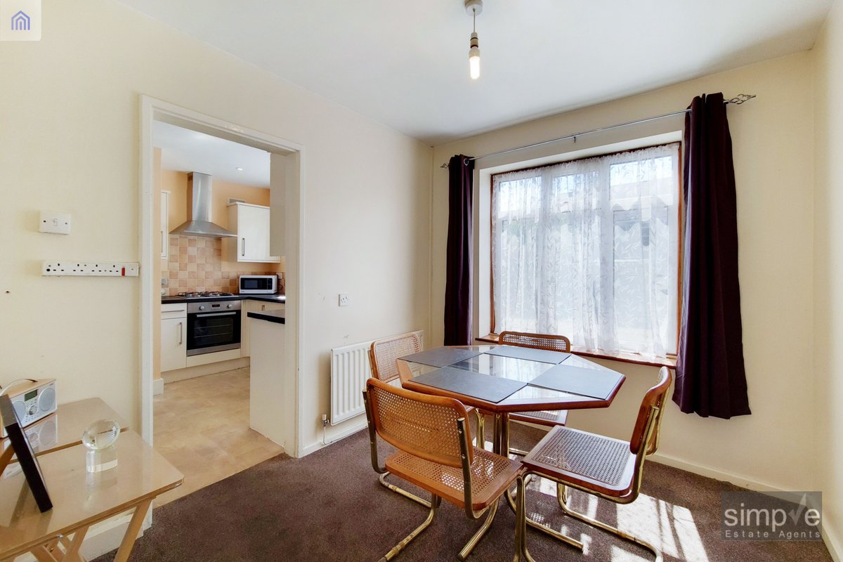 Simple Estate Agents tweet media