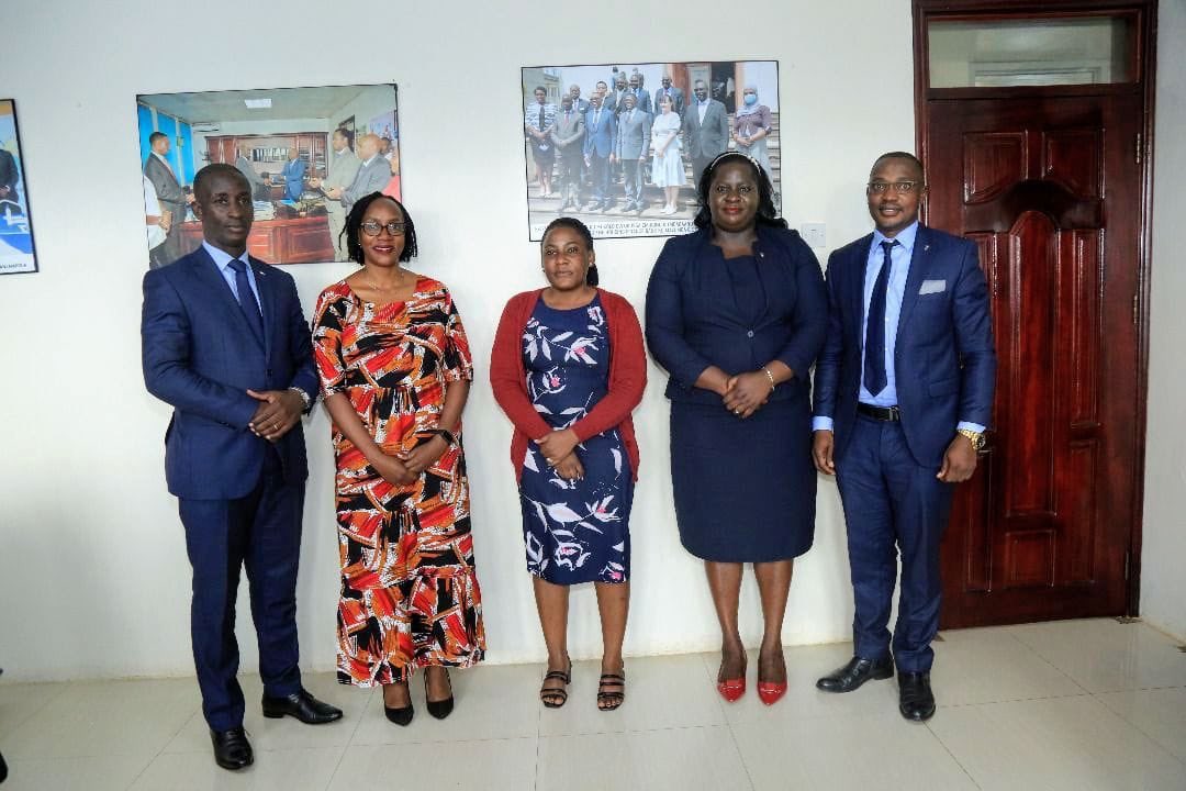 Stand4herlandUg's tweet photo. Thank you Buganda Land Board officials for hosting the UCOBAC team as we move closer to the launch of the Stand for Her Land campaign in Uganda.The meeting aimed at securing the buy in and share opportunities for partnership with BLB. #S4HLcampaignlunch31st/08/22 @BugandaLandB https://t.co/sFNbsVSqfl