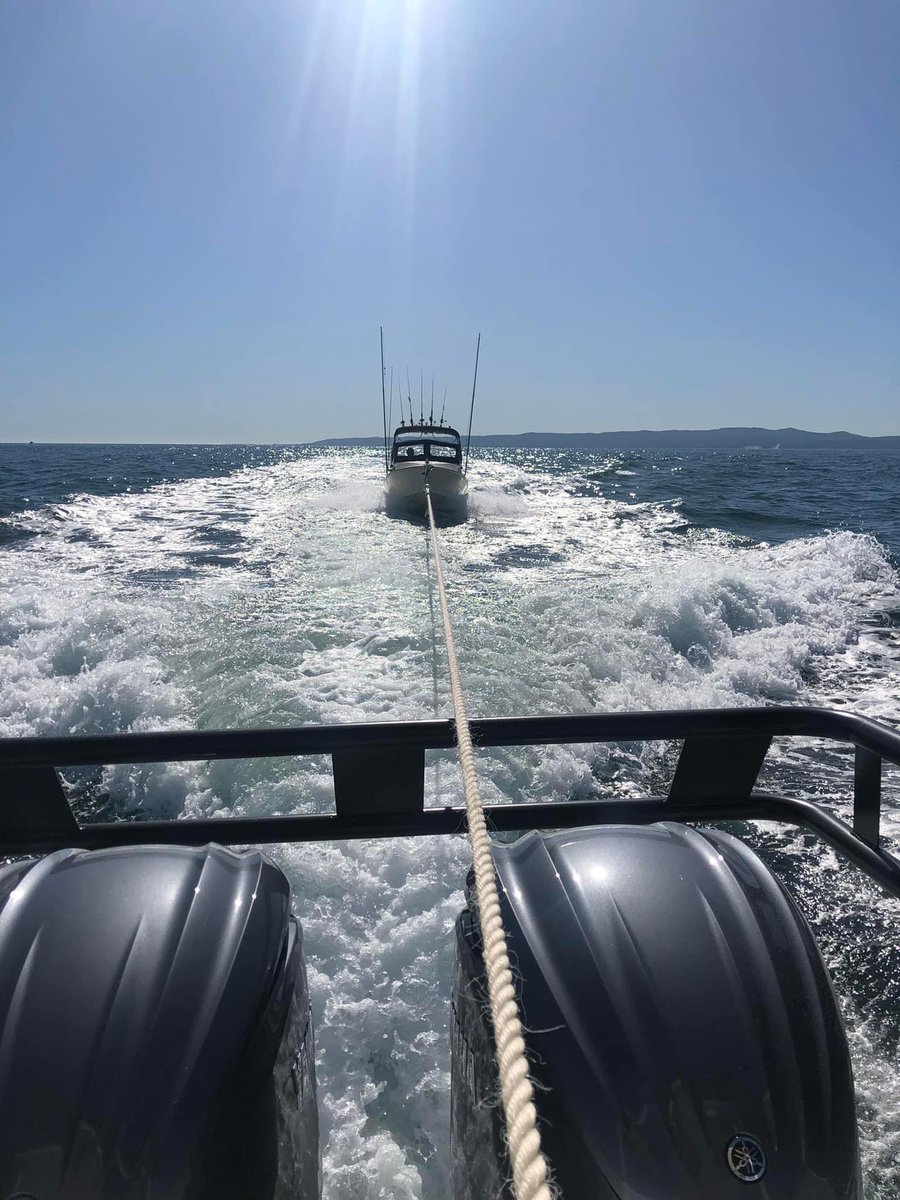 VMRBrisbane's tweet photo. Sandgate 1 provided tow assistance this morning to a broken down 5.5 mtr vessel with 2 POB from the M8 Marker back to Whyte Island. https://t.co/2HZqEtBOe1