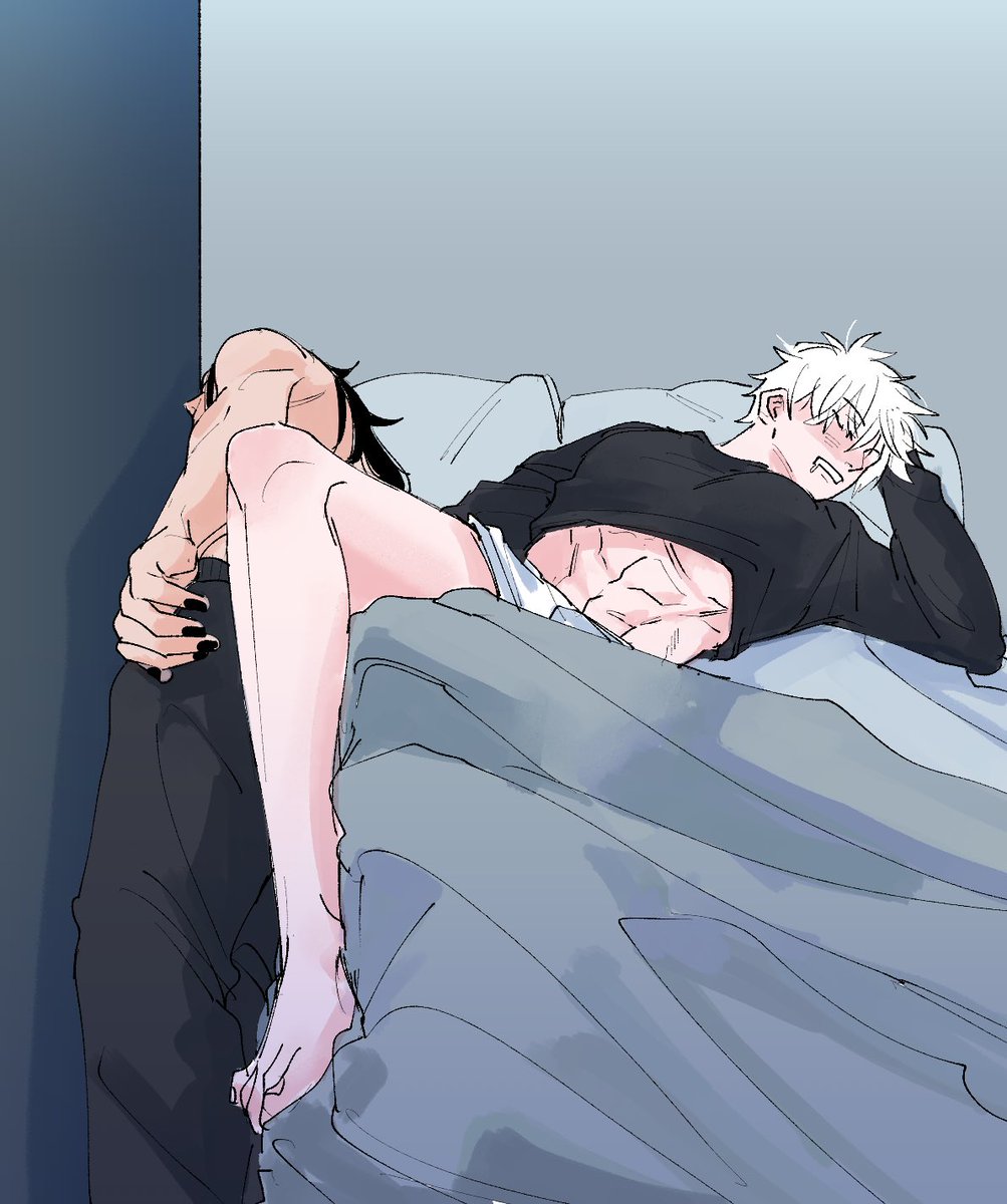 80181880s's tweet photo. How to sleep with your bf #เกะโกะ https://t.co/RKeFplD4Ed