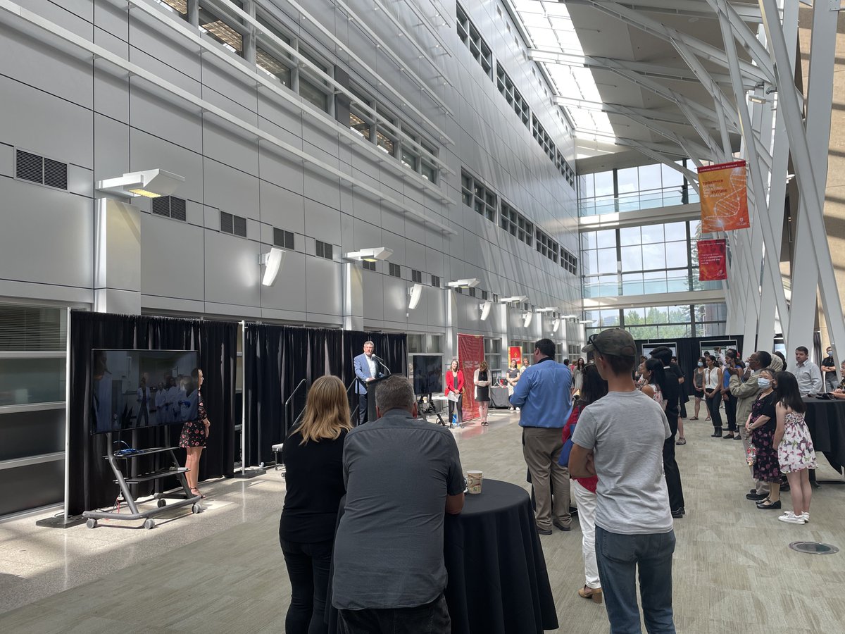 Aarushi, our highschool #summerstudent presenting her summer #research at the HYRS open house @UCalgary. It was great having you this summer Aarushi and we wish to have u back next year :) @UCalgaryBME @SchulichENGG